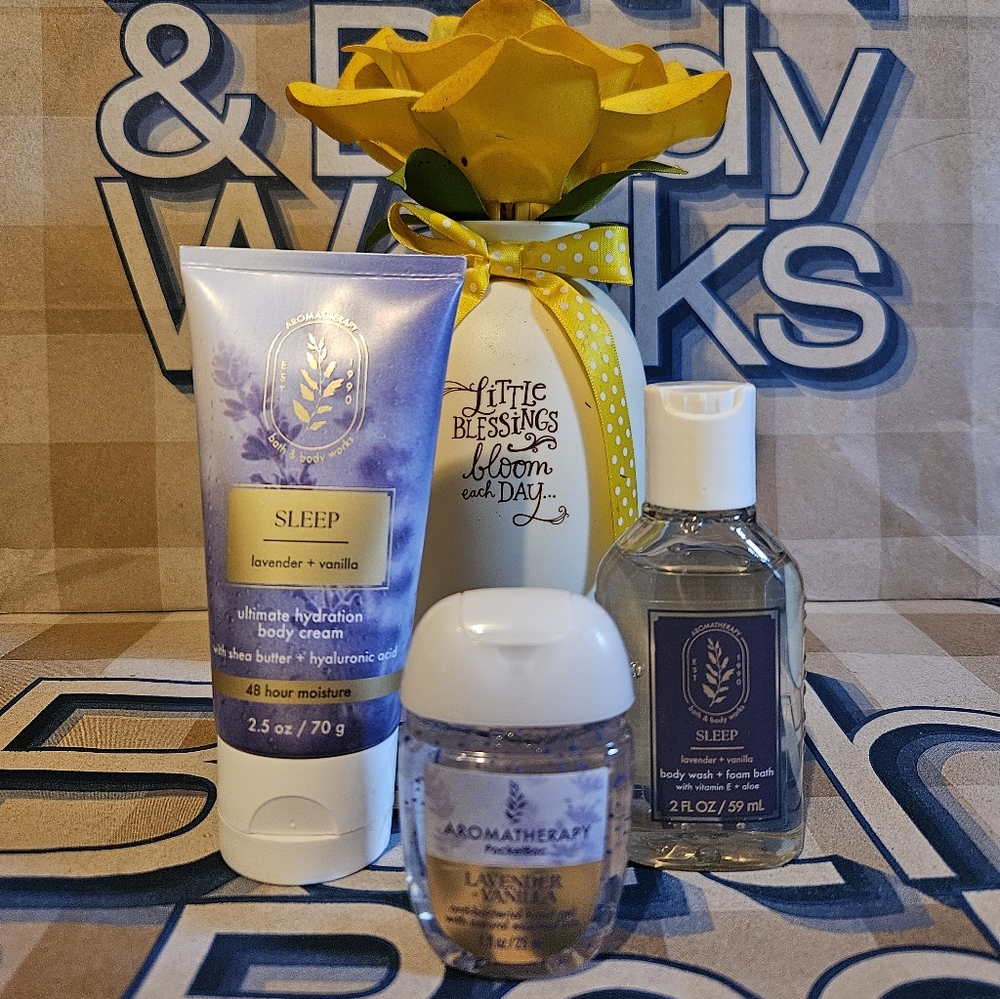 NWT Bath & Body Works Mini Lavender & Vanilla Aromatherapy Set - Purple & White